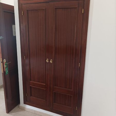 Hostal Carlos 2 La Línea de la Concepción 외부 사진
