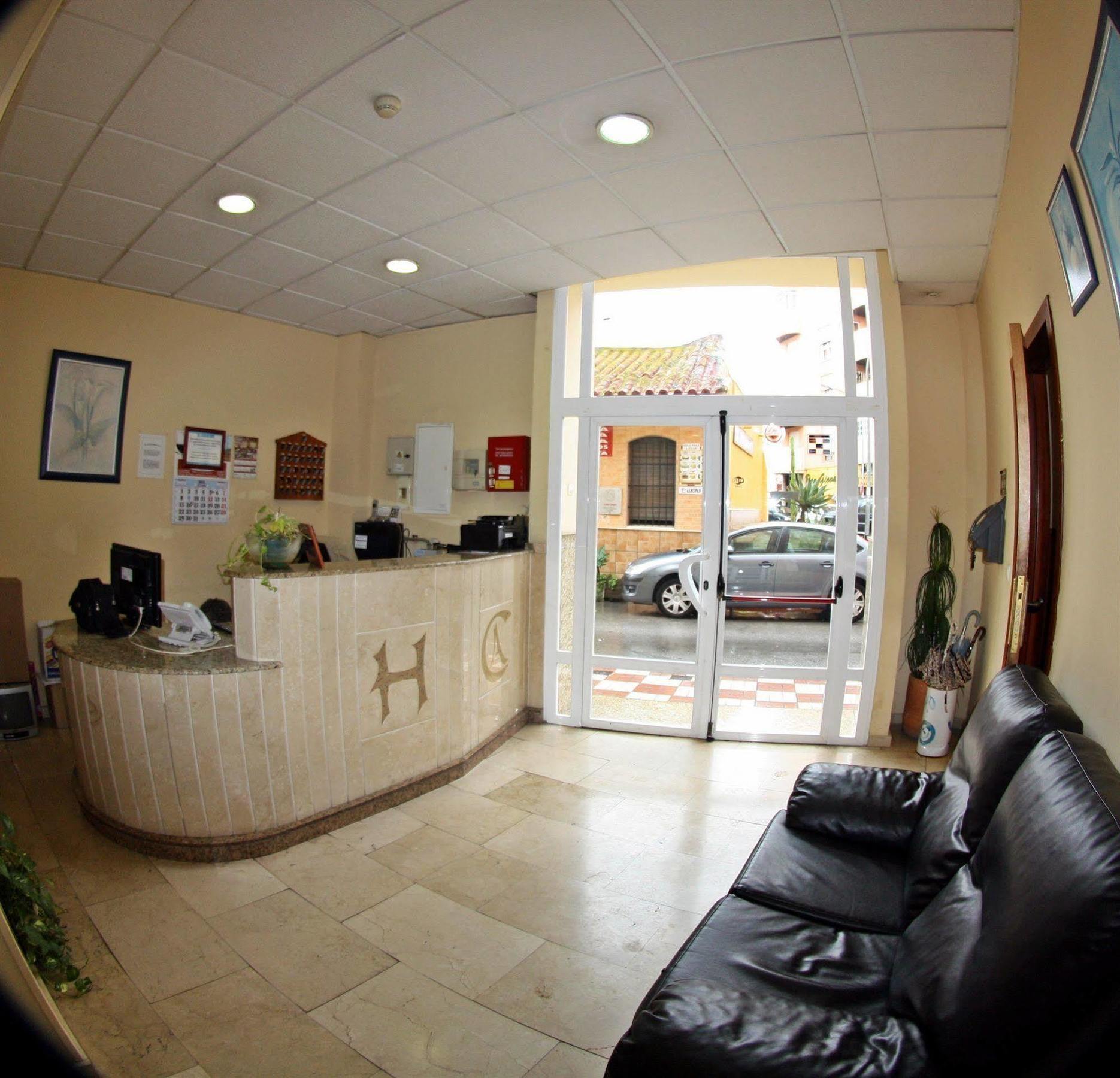Hostal Carlos 2 La Línea de la Concepción 외부 사진
